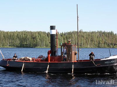Hellnäs rantautumassa Mannilanniemeen.