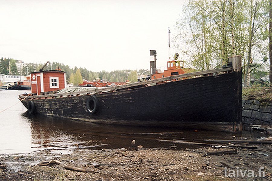 Anja Savonlinnan Laitaatsillassa 1998.