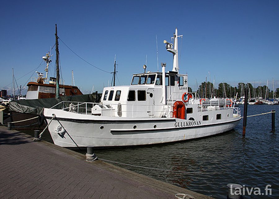 Gullkronan omalla paikallaan Helsingin Pohjoisrannassa 2011.