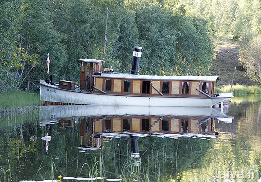 Häme kotilaiturissaan Tampereen Viitapohjassa.