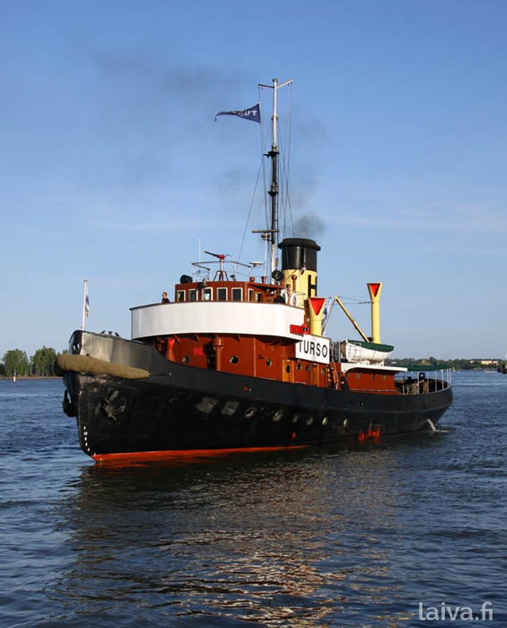 Turso kiinnittymässä Helsingin Eteläsatamaan kesäkuussa 2012.