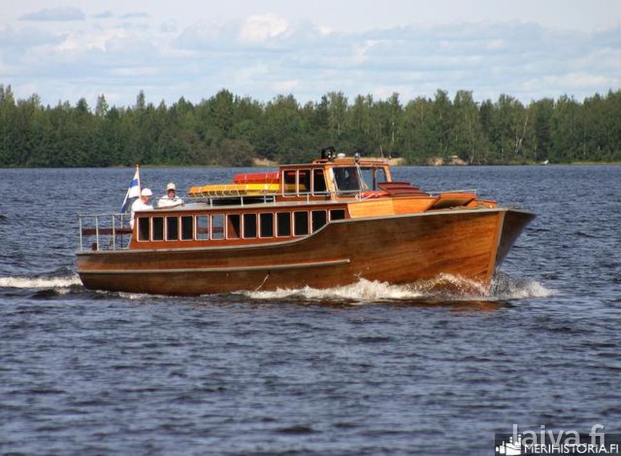Vesibussi Tuula kesällä 2006.
